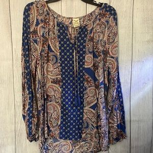 Women’s top size XL